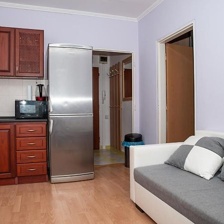 Lovely One Bedroom Apartment Nove Zamky Bagian luar foto