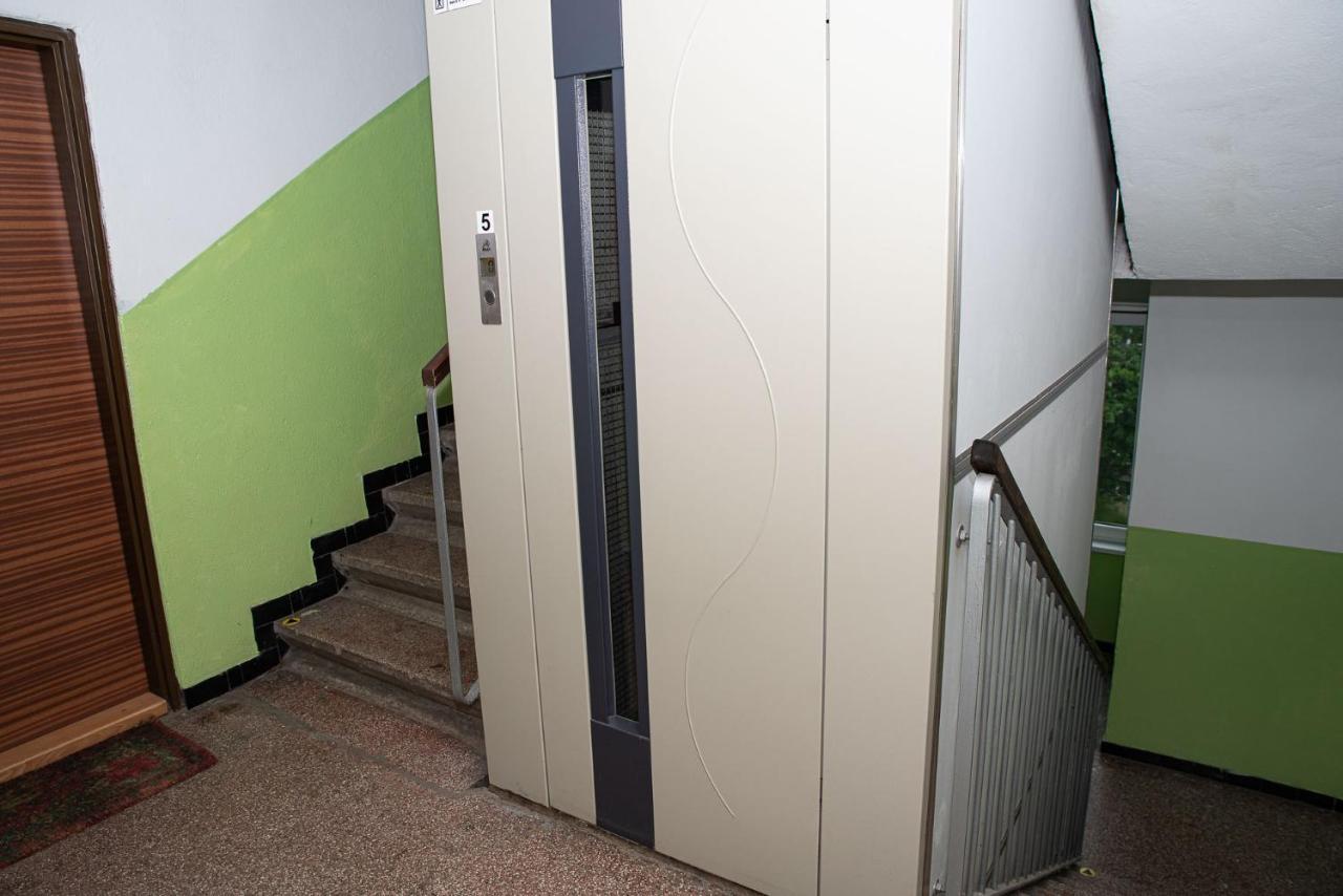 Lovely One Bedroom Apartment Nove Zamky Bagian luar foto