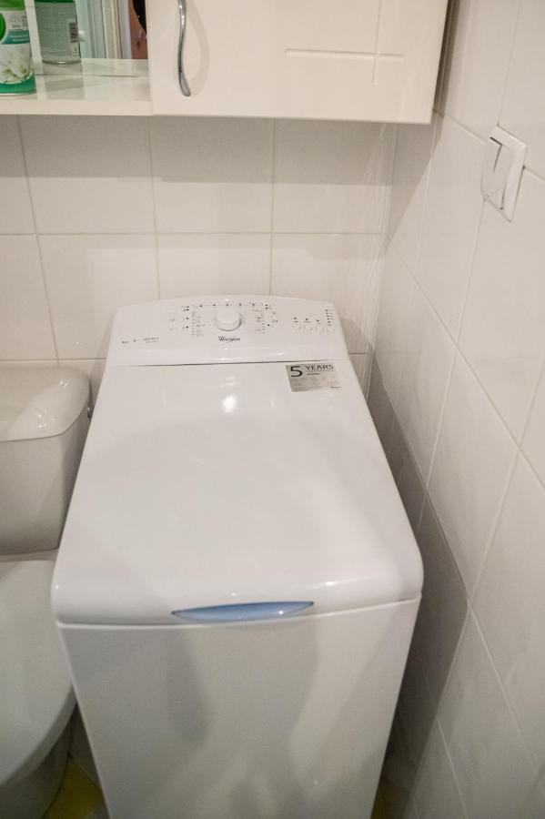 Lovely One Bedroom Apartment Nove Zamky Bagian luar foto