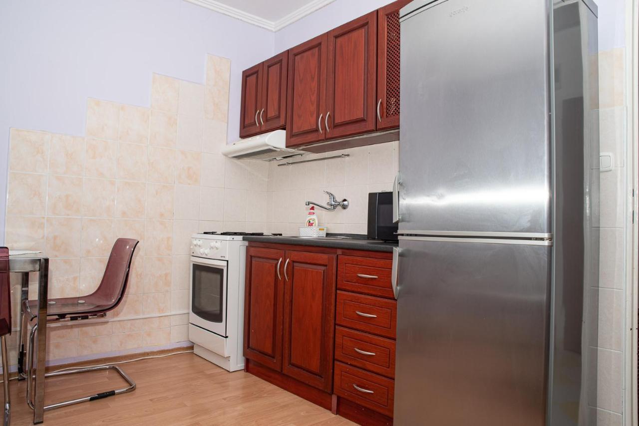 Lovely One Bedroom Apartment Nove Zamky Bagian luar foto