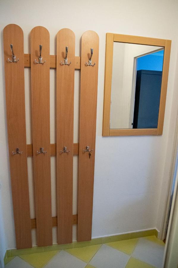 Lovely One Bedroom Apartment Nove Zamky Bagian luar foto